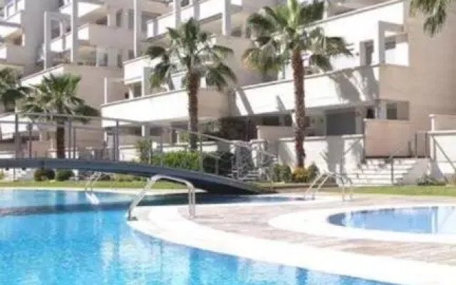 Fabulous Apartment with large pool near beach