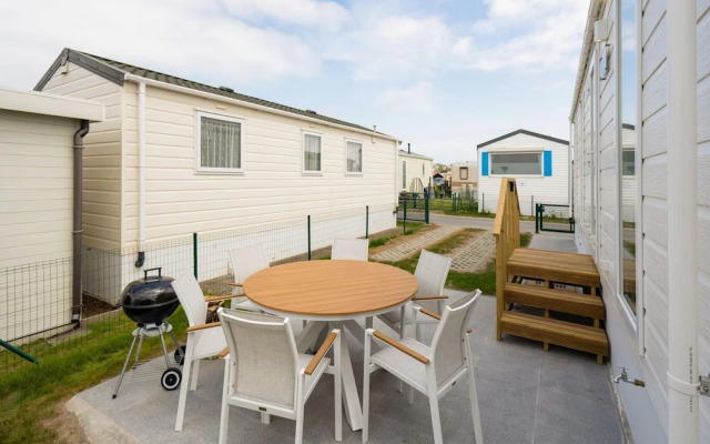 Middelkerke Mobile Home With Garden