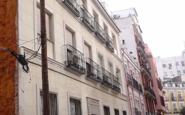 Отель Oferta Ap Madrid Pza Olavide вид на фасад