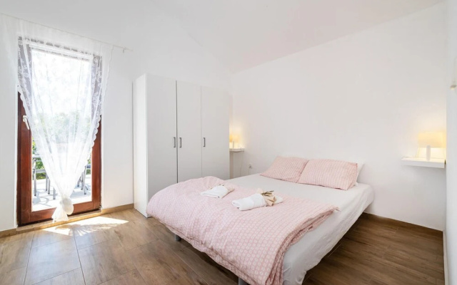 Nice Apartment in Maslenica With 2 Bedrooms and Wifi