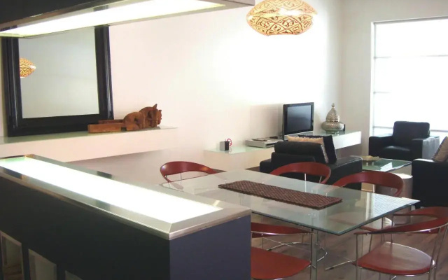 Adelaide Accommodation - The Angas