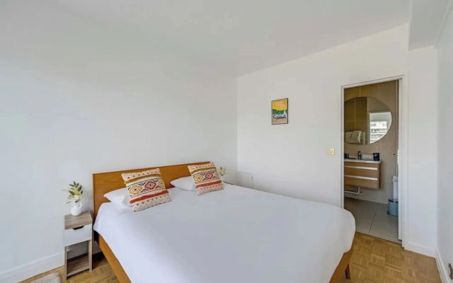 Bright Flat - 1bdr/4p- Near Paris and La Defense