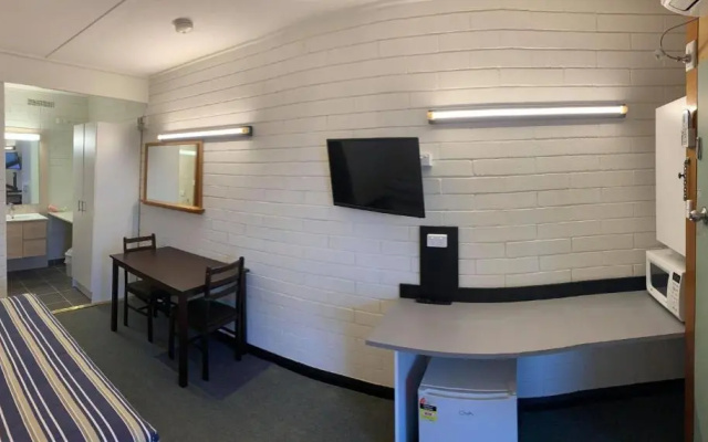 Finley Motel
