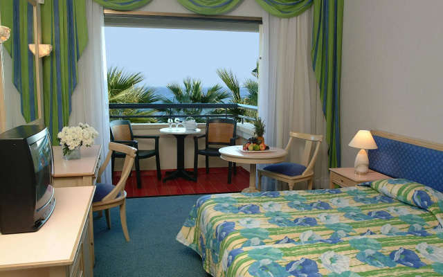 Palm Beach Hotel & Bungalows