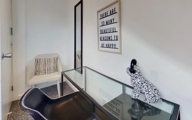 Chic 2 Bedroom Aparment with Netflix