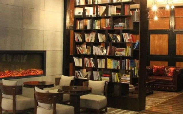 James Joyce Coffetel Jishou Renmin North Road Branch