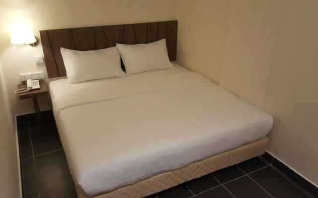 9 Square Hotel - Sri Kembangan