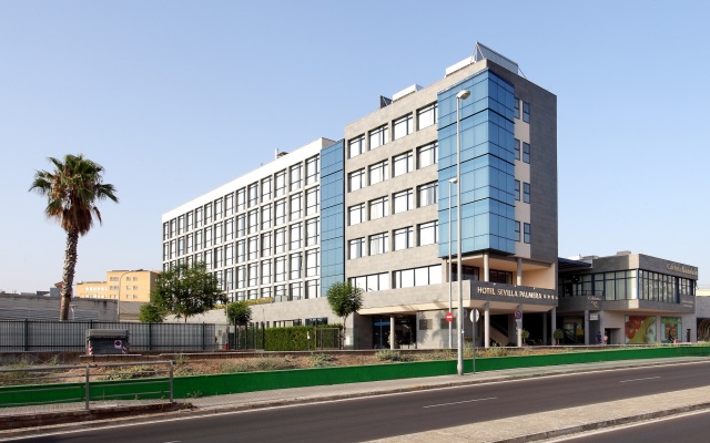 Отель Exe Sevilla Palmera Испания, Севилья - 3 отзыва об отеле, цены и фото номеров - забронировать отель Exe Sevilla Palmera онлайн вид на фасад