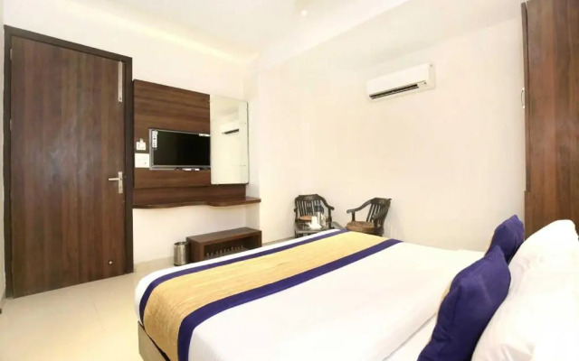 Hotel O Grand Star