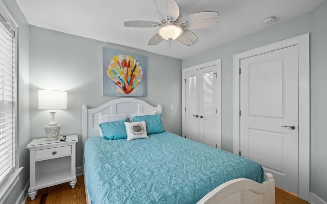 Sea Escape 3 Bedroom Townhouse by RedAwning