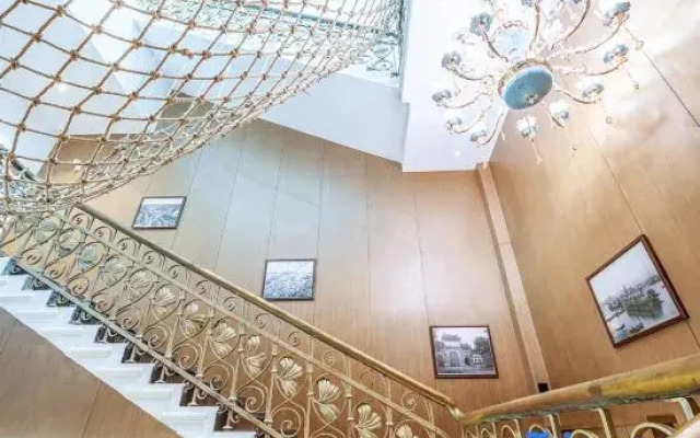 Fuji Elegant Hotel (Harbin Central Street St. Sophia Church Branch)