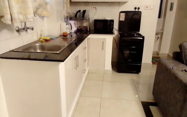 1 Bed Flat - Sleeps 2 - Parking - Wifi