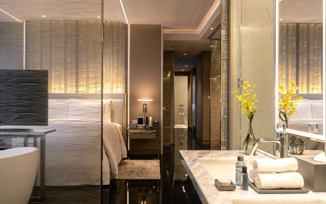 J Hotel, Shanghai Tower