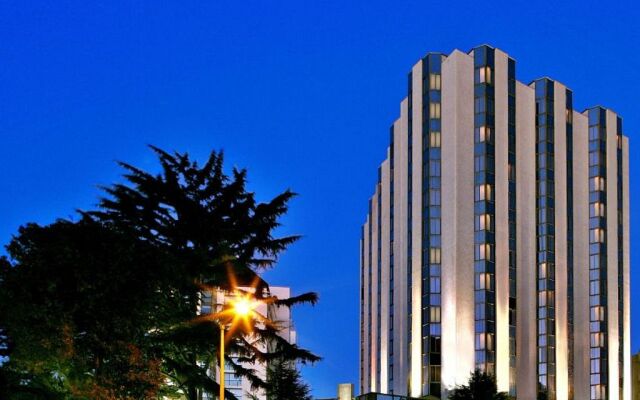 Отель Crowne Plaza Porto вид на фасад
