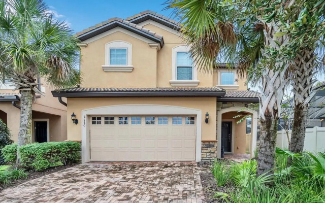 Elegant Villa W/private Pool/spa & Game Room!