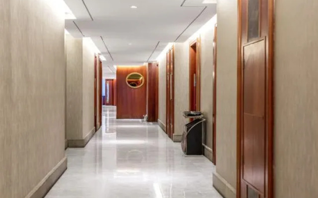 Royal Plaza Hotel