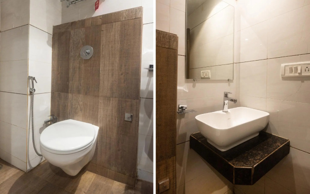 Capital O 67431 Hotel Everest Lodging