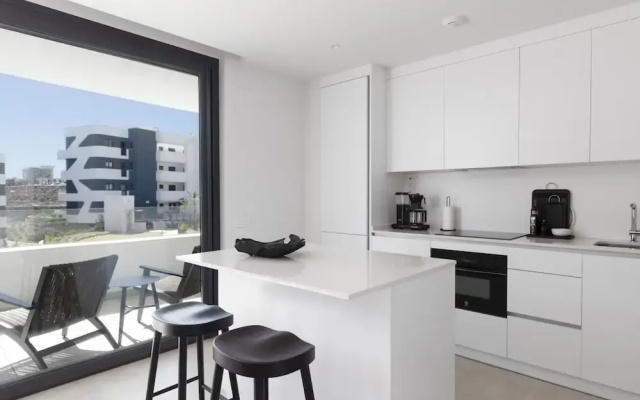 Luxury Apartment With Terrace in Higueron