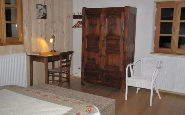 Gîte Apinac, 4 pièces, 6 personnes - FR-1-496-188