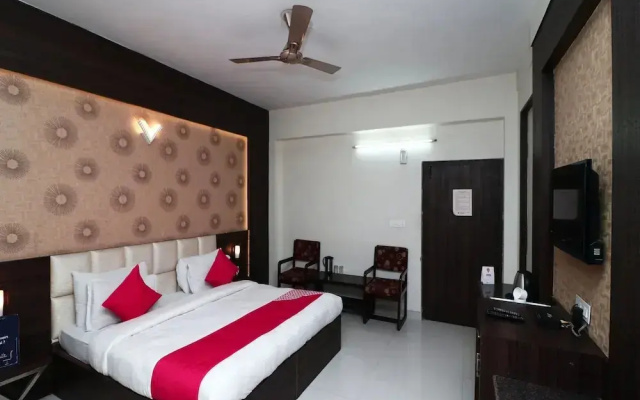 Hotel East Lite by OYO