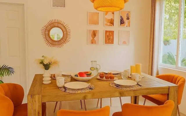 Prime Location Home - BBQ & Free Parking