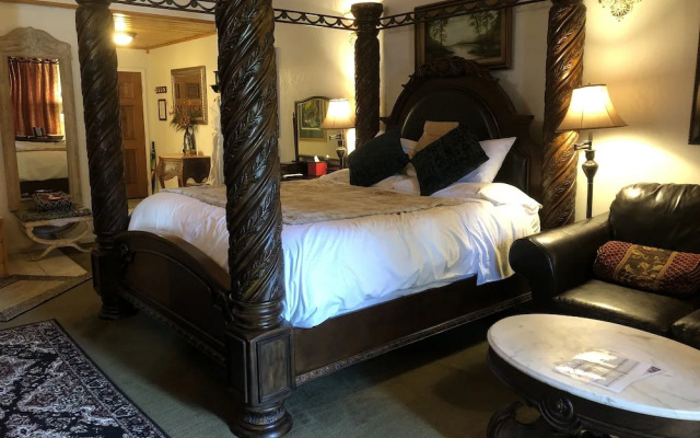 Echo Canyon Spa Resort (Adults Only)