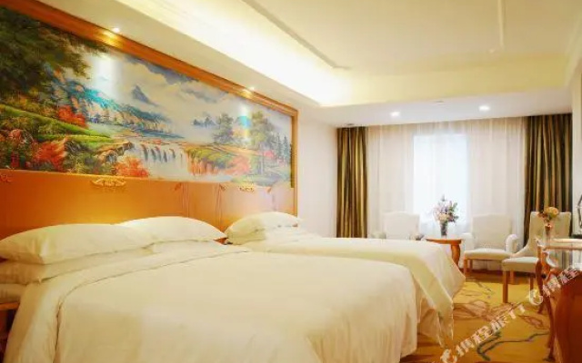 Vienna Hotel (Xinbai Plaza)
