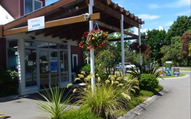 Ramada Resort By Wyndham Rotorua Marama In Mourea New - 
