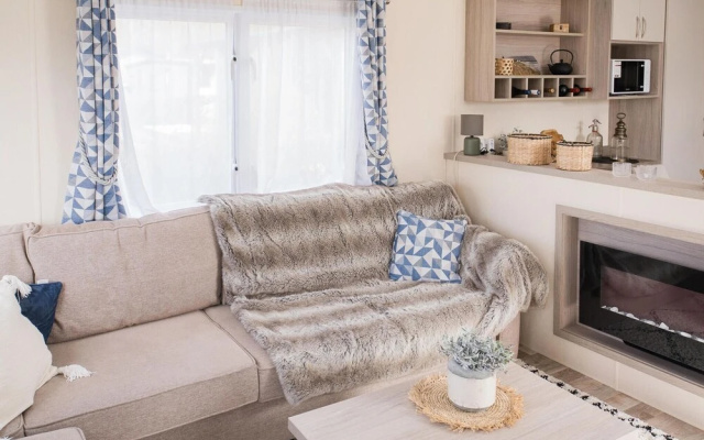 Stunning Home in Renesse With 3 Bedrooms and Wifi