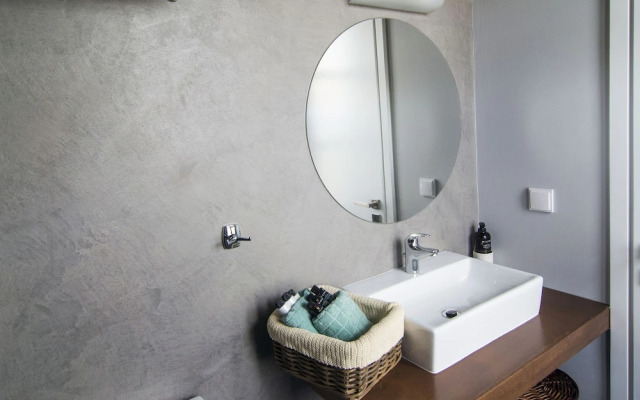 Syros Wellness Luxury Suites