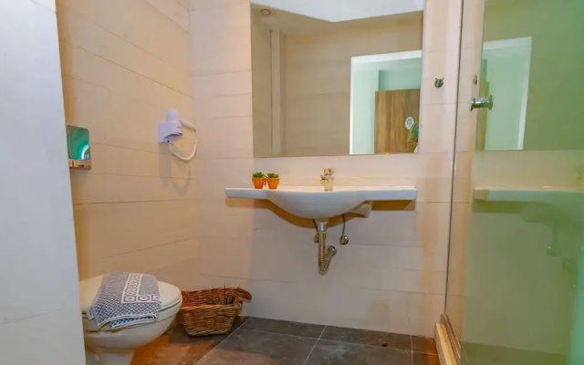 Room in Guest Room - Homric Boutique No69