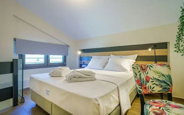 Miroes Suites