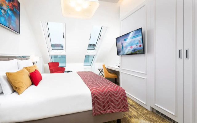Three Corners Avenue Hotel