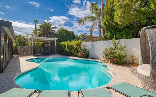 White Agate by Avantstay Pool + Spa + Putting Green Playground + Outdoor Dining Minutes to Kierland