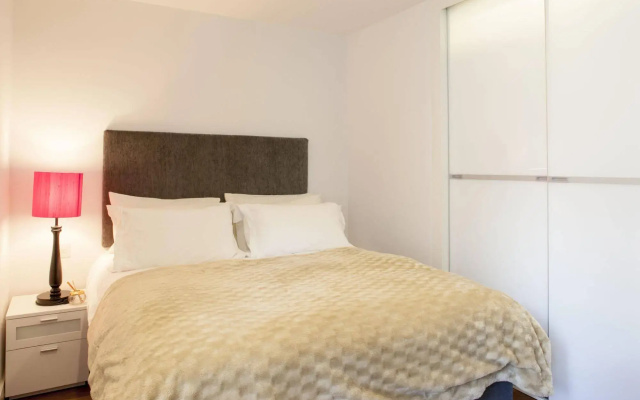 Oxford Street Apartments