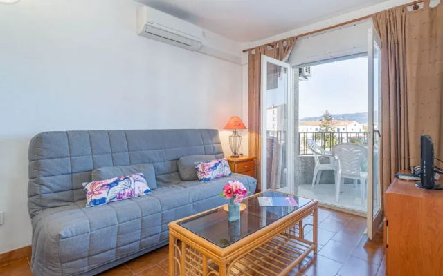 Apartment in Empuriabrava With Canal View