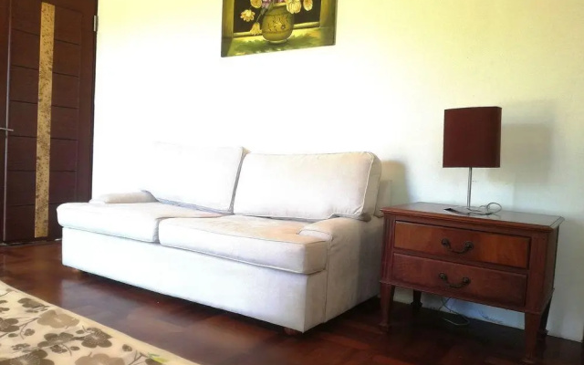 Bahama Breeze Beach Apartment B&B