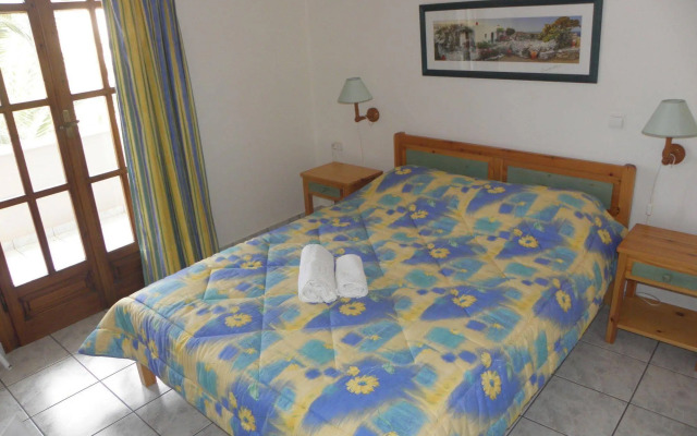 Lakonia Bay Apartments