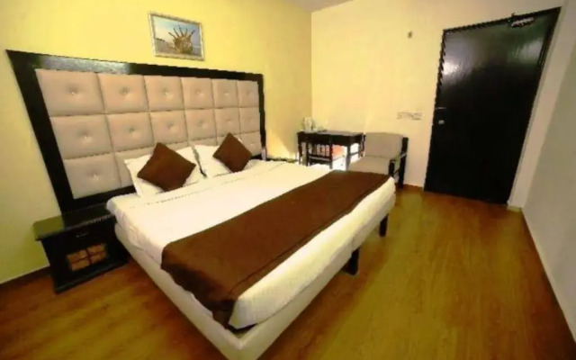 Hotel Gautam Deluxe