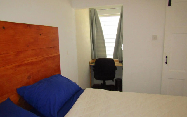 Cozy 1 bed Apt 2B in Rockley.