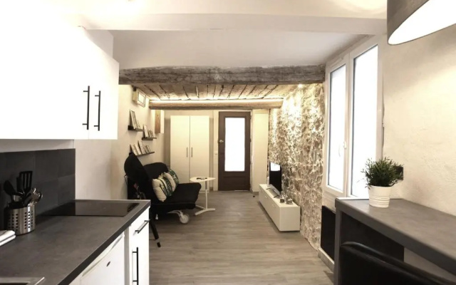 GregBnb-com - T2 Ancien et moderne - PARKING INCLUS - 15min Gare
