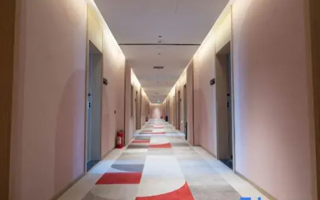 Shankee Hotel (Xilingol League Wulagai Square)