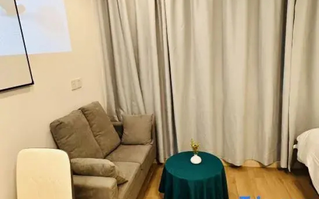 Shanghai Tongren Pavilion Homestay (Lujiabang Road Metro Station Branch)