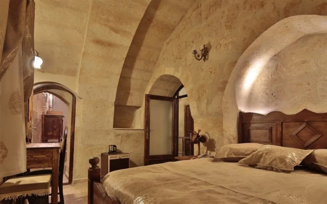 Maccan Cave Hotel