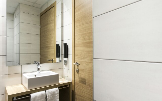 Отель Storm by Keahotels