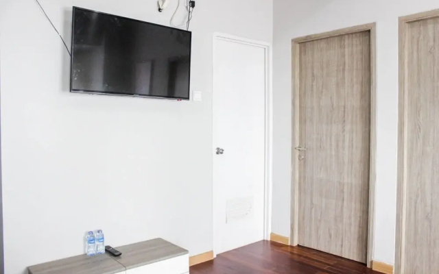 Modern & Gorgeous 2BR Apartment at Newton Residence