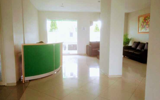 Apartemen Green Lake View By Hexa Room