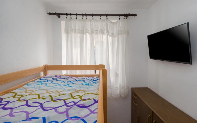 Beautiful Home in Tar With 2 Bedrooms and Wifi