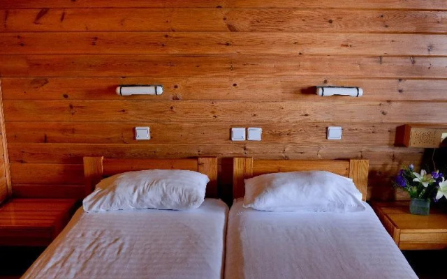 Logos hotel in Yad Hashmona