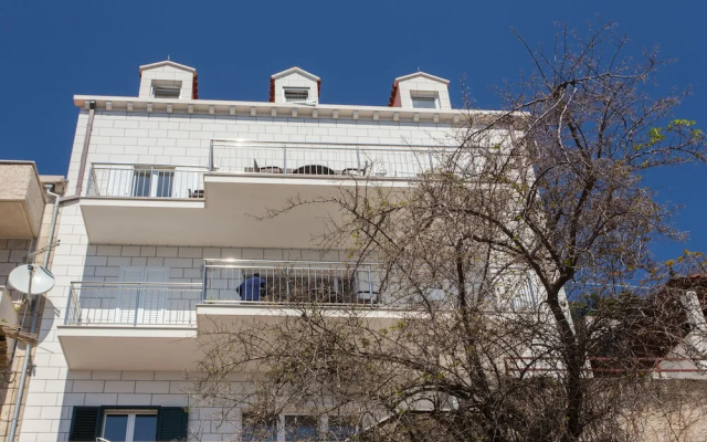 Apartments Villa Ari